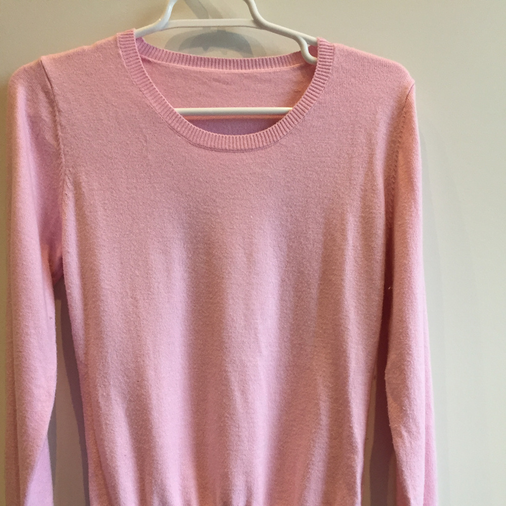 Cozy, pink cashmere sweater